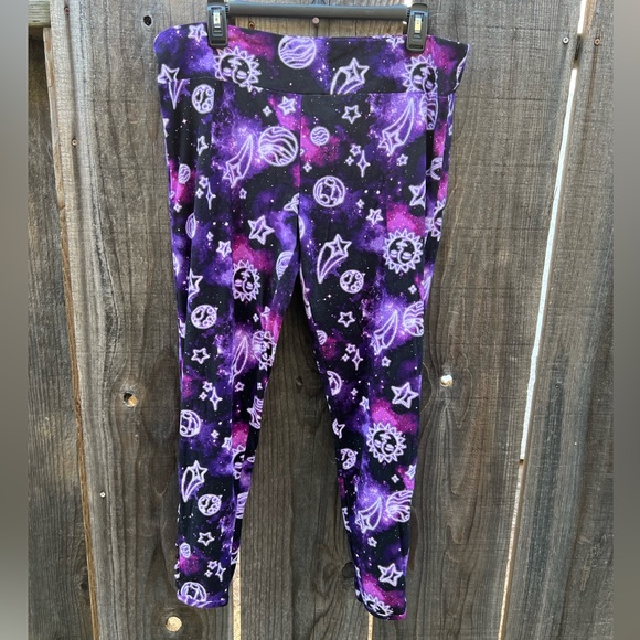 Stunning outer space galaxy leggings! - Picture 1 of 4